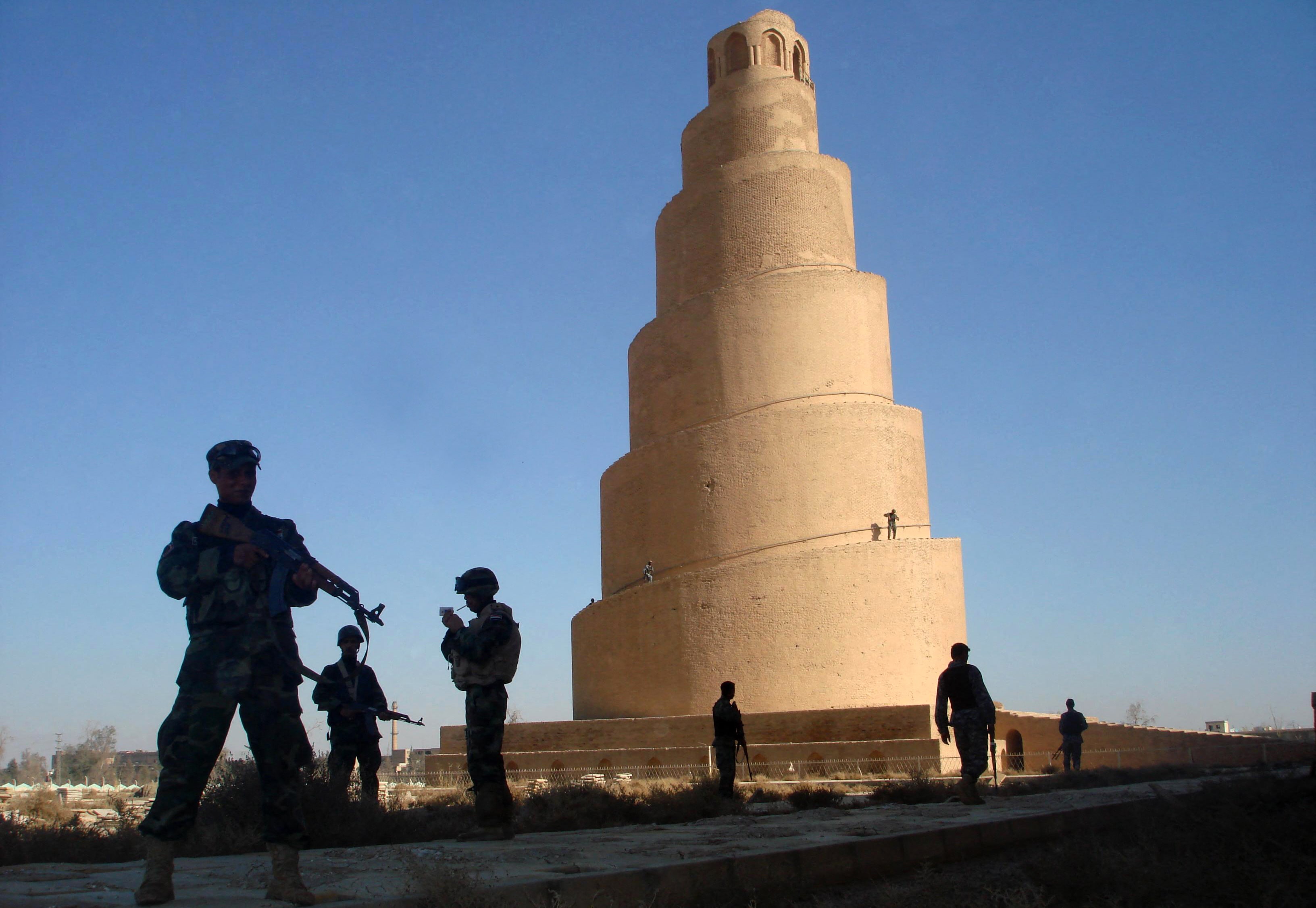 samarra iraq mosque minaret