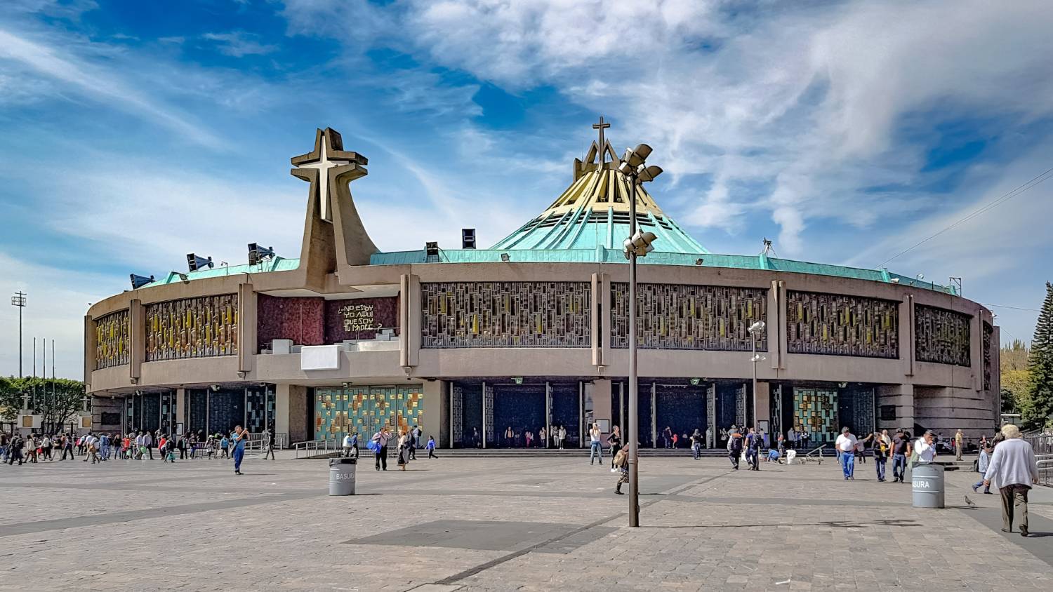 The Basilica of Our Lady of Guadalupe can accommodate up to 10,000 worshippers at a time (Creative Commons)