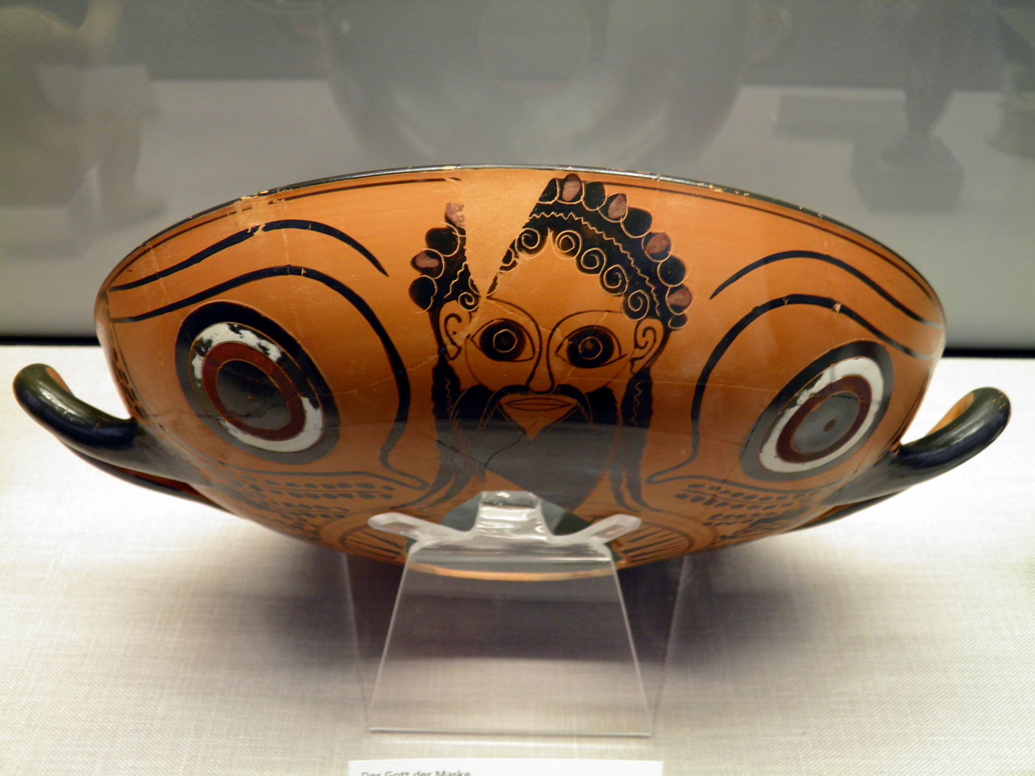 Les « coupes à yeux » des Grecs de l’Antiquité servaient à repousser le mauvais œil, comme celle-ci exposée au Staatliche Antikensammlungen de Munich (Creative Commons)