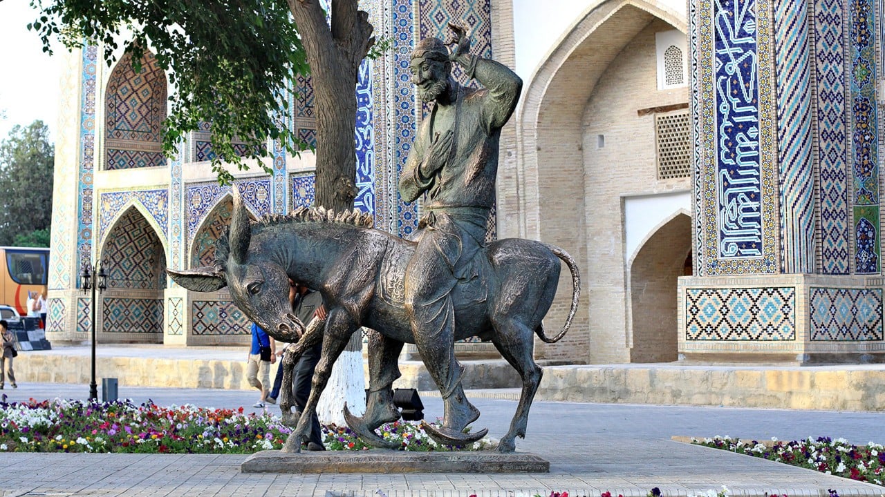 Une statue en l’honneur de Nasreddin et de son âne à Boukhara, en Ouzbékistan (Creative Commons/Allan Grey)
