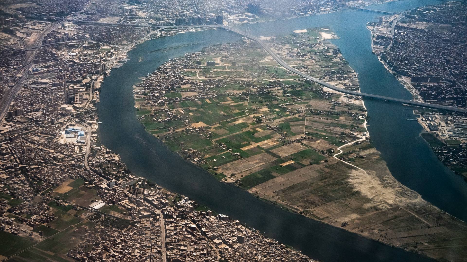Vue aérienne de l’île d’al-Warraq, sur le Nil, à la périphérie nord du Caire, 14 mai 2021 (AFP)