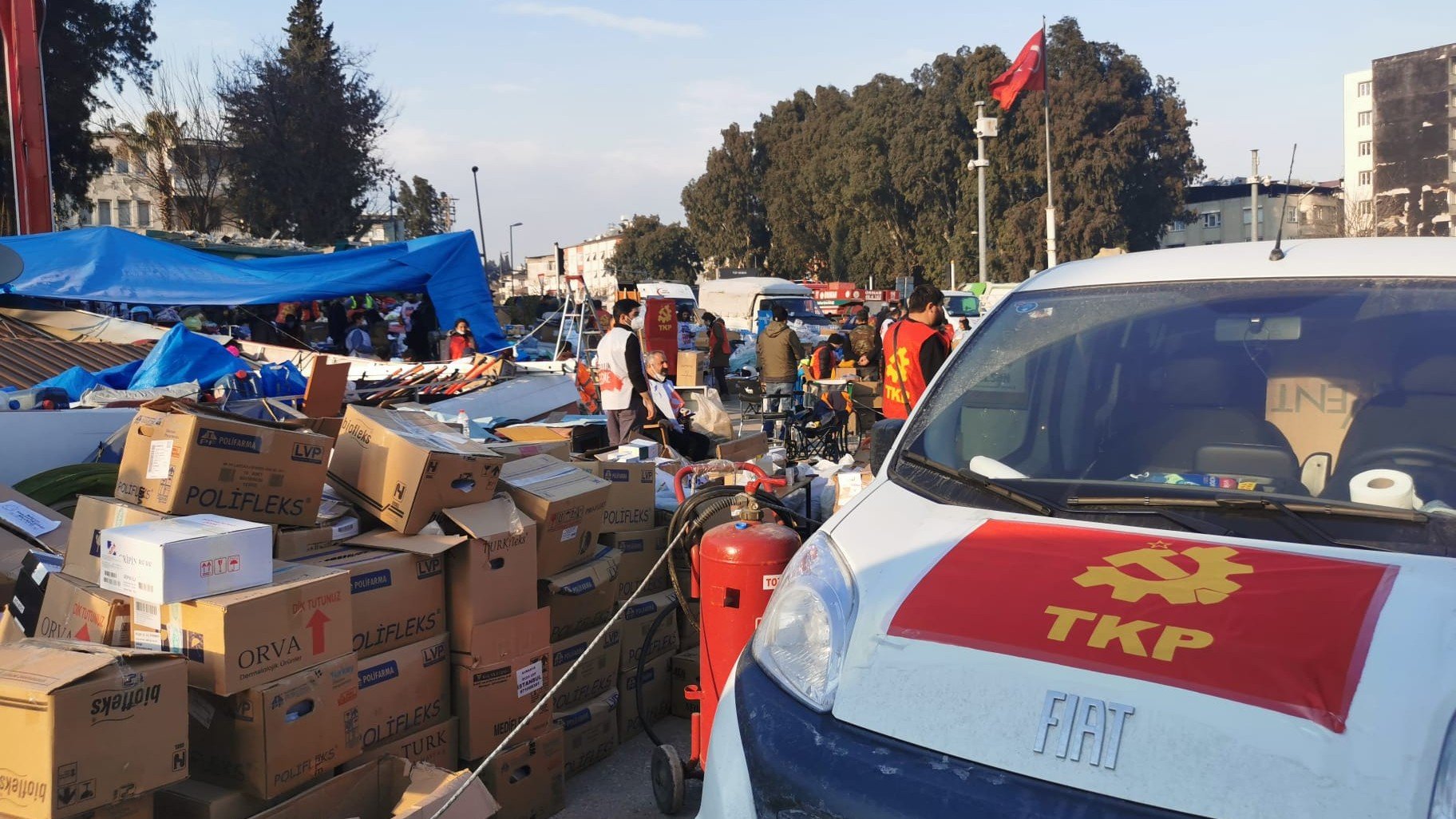 Turkey's Communist Party (TKP) have carried out search and rescue efforts and provided emergency first aid in quake-hit areas (MEE/Levent Kemal)