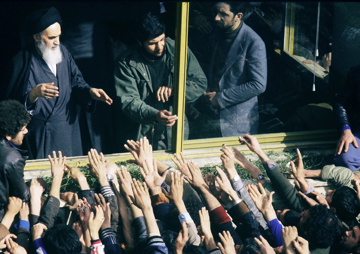 Khomeini returns 1979 AFP
