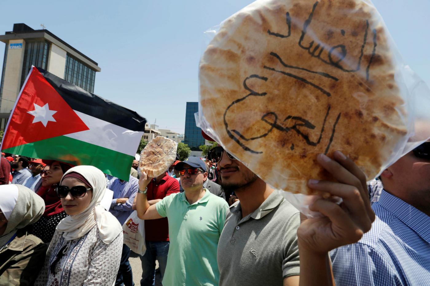 « Corruption = faim » : des Jordaniens manifestent dans la capitale Amman le 6 juin 2018 (Reuters)