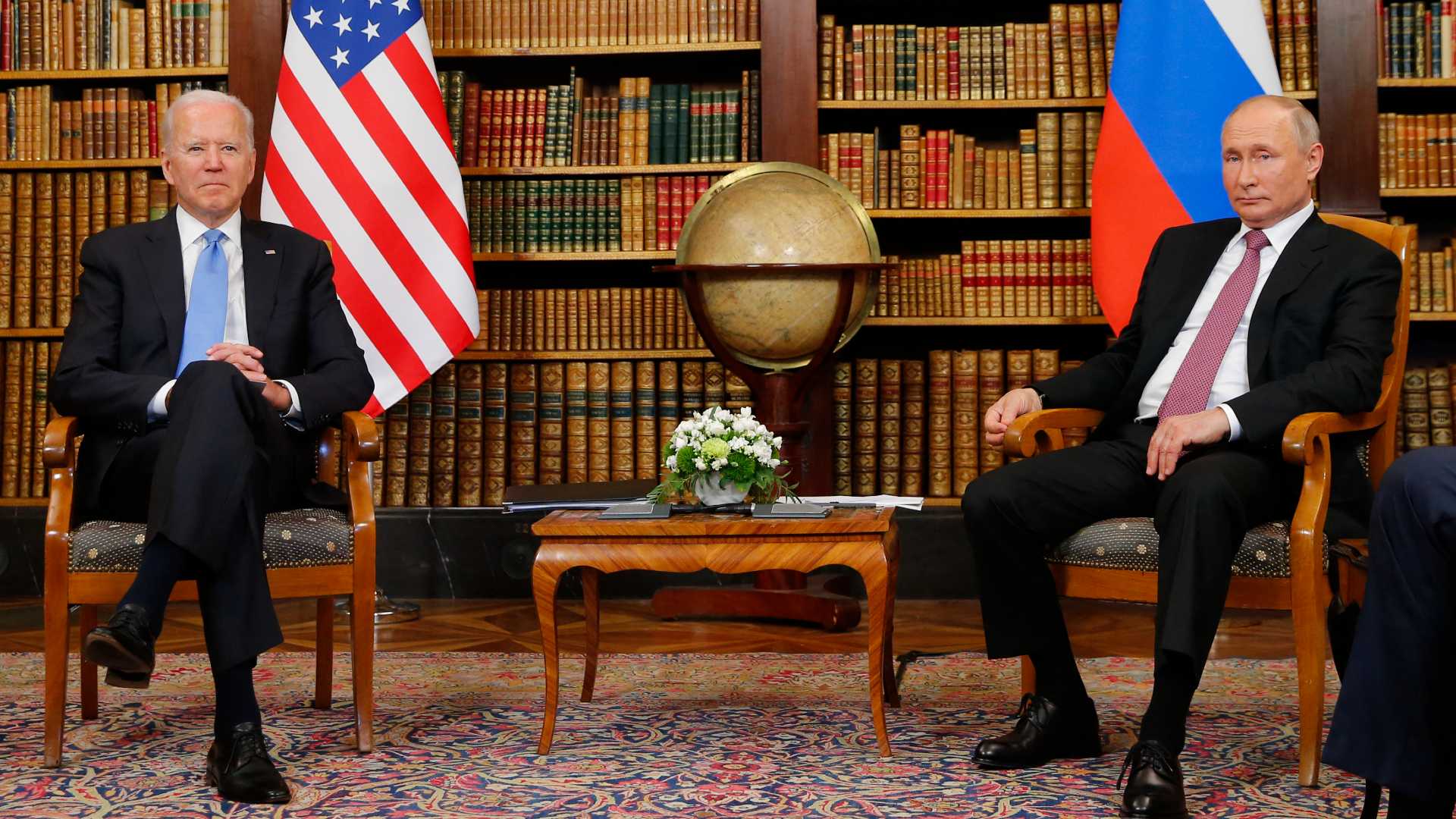 US President Joe Biden (R) meets with Russian President Vladimir Putin (L) at the 'Villa la Grange' in Geneva. 
