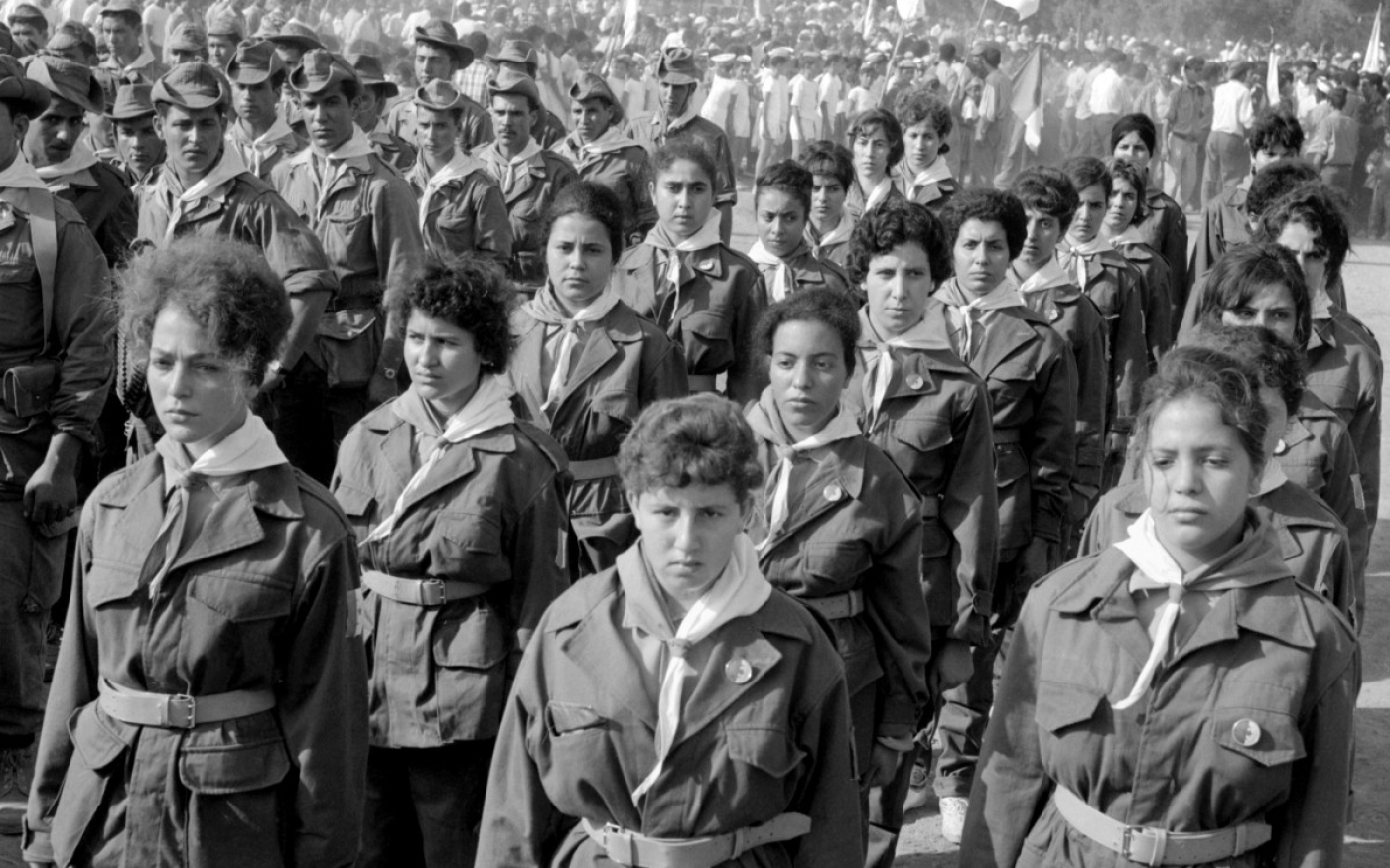 Une section féminine de l’ALN (Armée de libération nationale), branche armée du FLN durant la guerre d’Algérie, en 1962 (AFP)