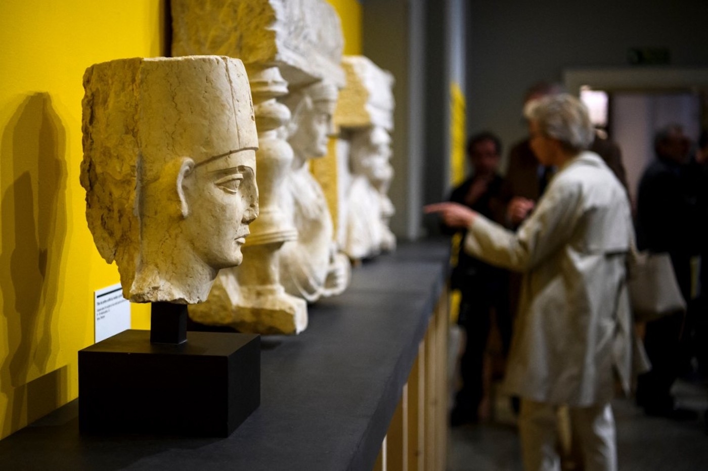 Pièces archéologiques de Palmyre découvertes lors d’un contrôle douanier en avril 2013 dans le complexe d’entrepôts de Genève Freeport, montrées lors d’une exposition sur le trafic illégal d’objets archéologiques le 14 mars, 2017 au Musée d’Art et d’Histoire de Genève, AFP