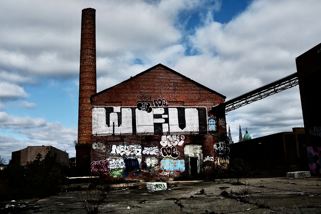 'US businesses outsourced entire industrial chains to Asia to exploit much lower labour costs and make more profits.' A shuttered factory in Waterbury, Connecticut, 21 October 2018 (AFP)