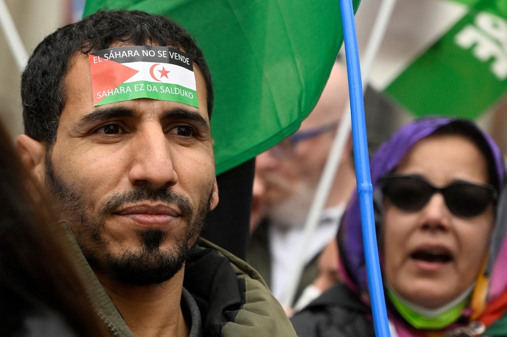 Manifestations à Madrid, le 26 mars 2022, contre le revirement du gouvernement espagnol sur la question du Sahara occidental (AFP/Pierre Philippe Marcou)