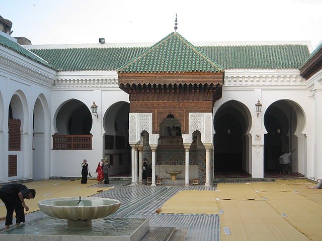Une photographie montre la cour de l’Université d’al-Quaraouiyine à Fès, au Maroc (Creative Commons)